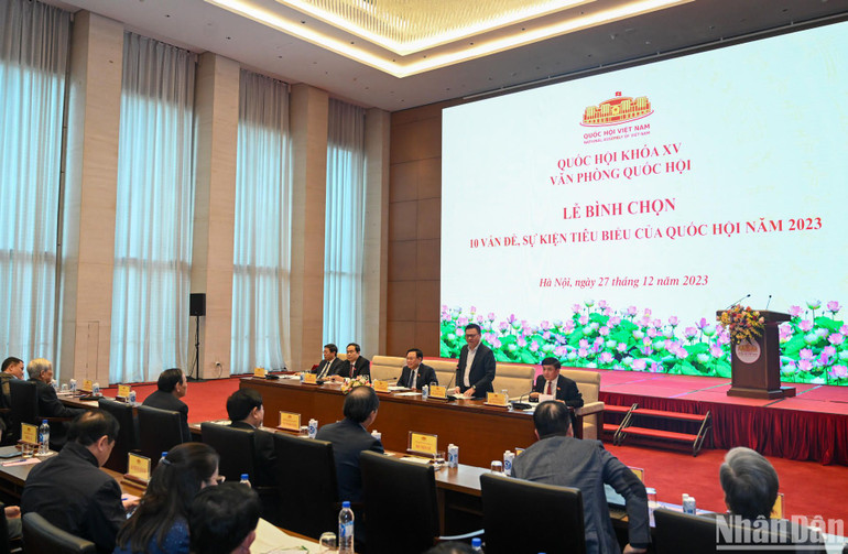 Quang cảnh lễ bình chọn 10 vấn đề, sự kiện tiêu biểu của Quốc hội năm 2023. (Ảnh: DUY LINH)