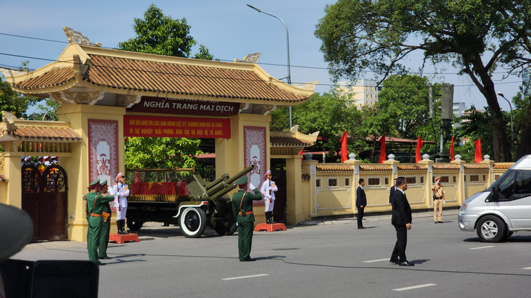 Toàn cảnh Lễ truy điệu và Lễ an táng Tổng Bí thư Nguyễn Phú Trọng ảnh 70 Toàn cảnh Lễ truy điệu và Lễ an táng Tổng Bí thư Nguyễn Phú Trọng ảnh 70