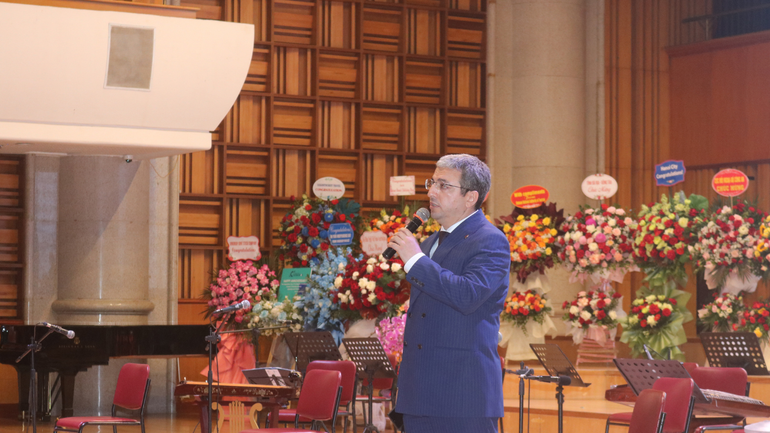 Đại sứ Azerbaijan tại Việt Nam Shovgi Mehdizade phát biểu khai mạc.