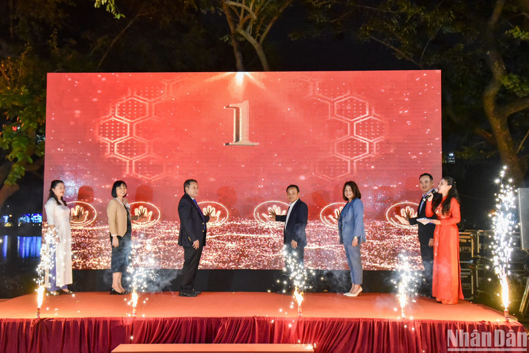 Ngày hội Sản phẩm Quảng Trị tại Hà Nội năm 2023 chính thức khai mạc vào tối 24/11 ở phố Trần Nhân Tông, quận Hai Bà Trưng, Hà Nội. Ngày hội Sản phẩm Quảng Trị tại Hà Nội năm 2023 chính thức khai mạc vào tối 24/11 ở phố Trần Nhân Tông, quận Hai Bà Trưng, Hà Nội.