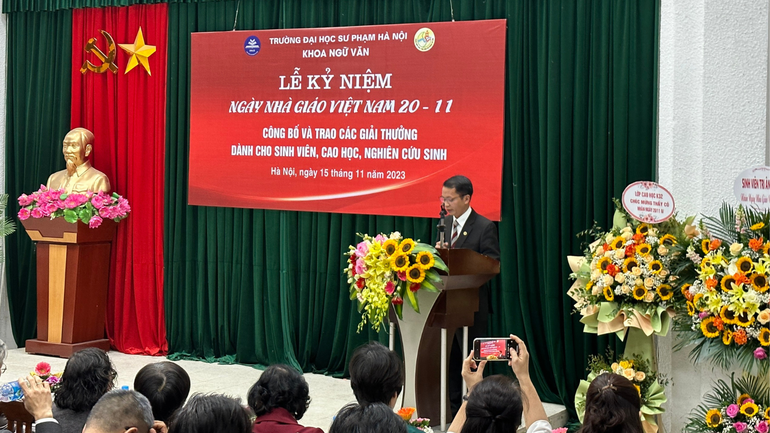 PSG, TS Hà Văn Minh, Trưởng Khoa Ngữ Văn, Trường đại học Sư phạm Hà Nội phát biểu tại buổi lễ.