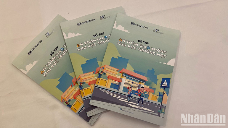 “Sổ tay an toàn giao thông khu vực trường học” đã và đang áp dụng thí điểm tại một số địa phương.