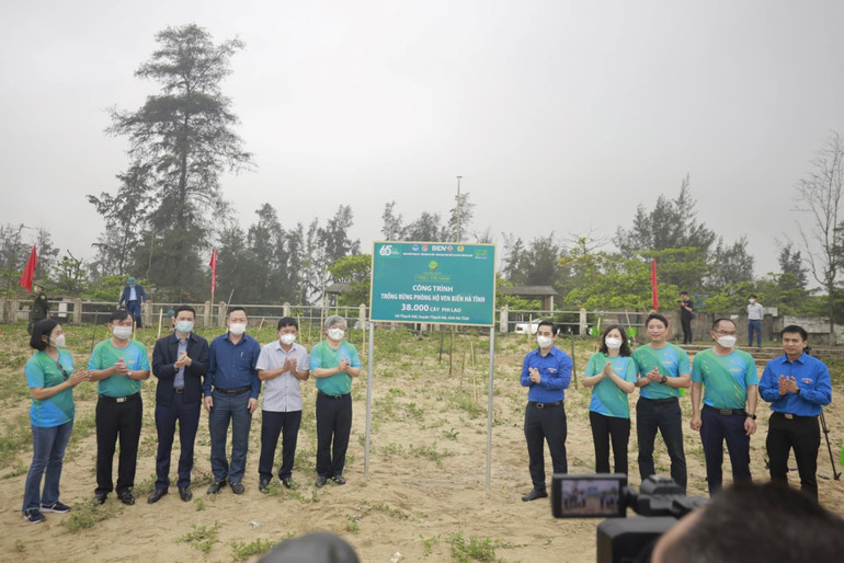 BIDV trồng cây xanh tại Nghệ An từ kết quả giải chạy bộ trực tuyến “BIDV Run - Cho cuộc sống xanh”.