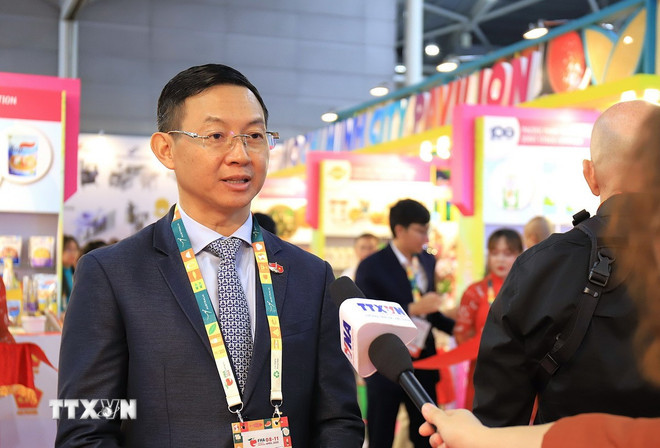 Đại sứ Việt Nam tại Singapore Trần Phước Anh trả lời phỏng vấn. (Ảnh: TTXVN) Đại sứ Việt Nam tại Singapore Trần Phước Anh trả lời phỏng vấn. (Ảnh: TTXVN)