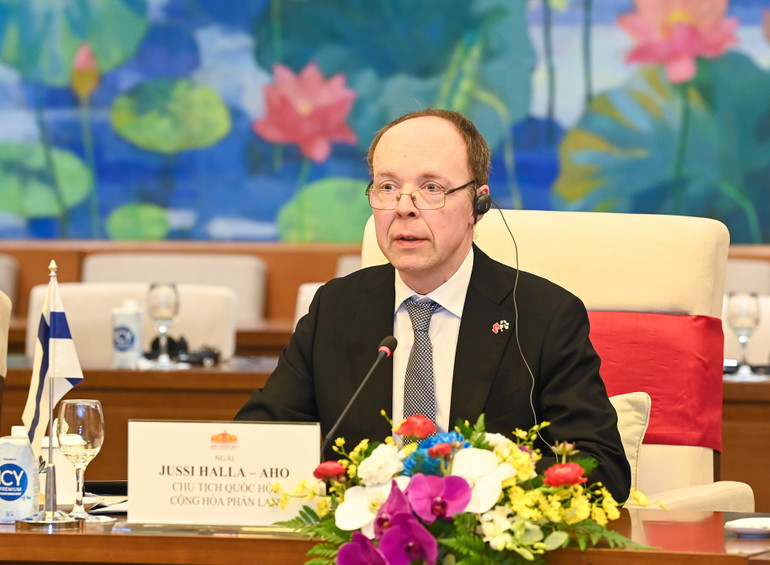 Chủ tịch Quốc hội Phần Lan Jussi Halla-aho phát biểu tại buổi hội đàm. Ảnh: DUY LINH