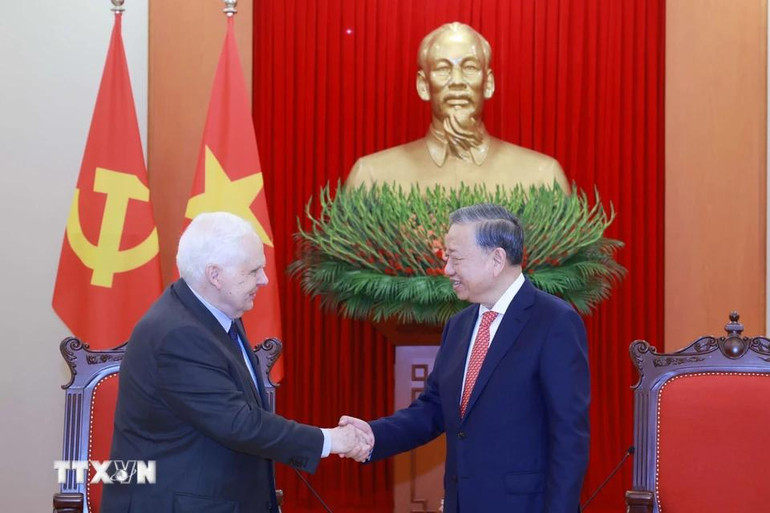 Tổng Bí thư Tô Lâm tiếp ông Frederick W.Smith, Nhà sáng lập kiêm Chủ tịch điều hành Tập đoàn FedEx (Hoa Kỳ).