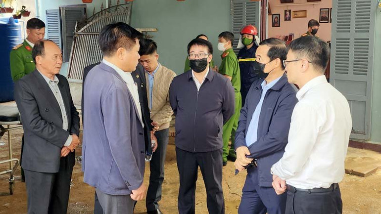 Lãnh đạo tỉnh Lâm Đồng và thành phố Đà Lạt chỉ đạo khắc phục hậu quả.