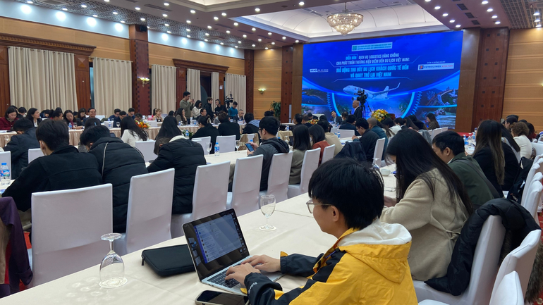 Toàn cảnh buổi diễn đàn.