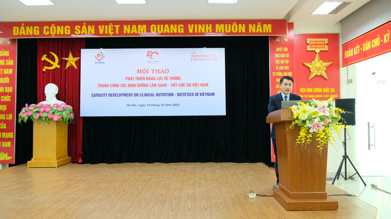 Phó Giáo sư, Tiến sĩ Trần Thanh Dương, Viện trưởng Viện Dinh dưỡng Quốc gia phát biểu tại hội thảo Phó Giáo sư, Tiến sĩ Trần Thanh Dương, Viện trưởng Viện Dinh dưỡng Quốc gia phát biểu tại hội thảo