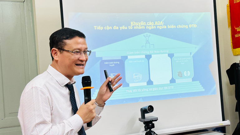 PGS,TS Phan Hướng Dương chia sẻ về những nghiên cứu lớn trong điều trị đái tháo đường.