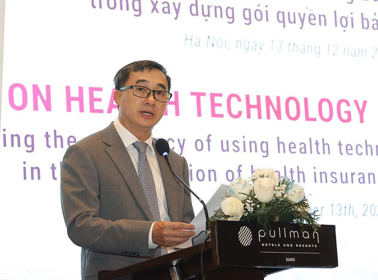 Thứ trưởng Y tế phát biểu tại hội nghị.