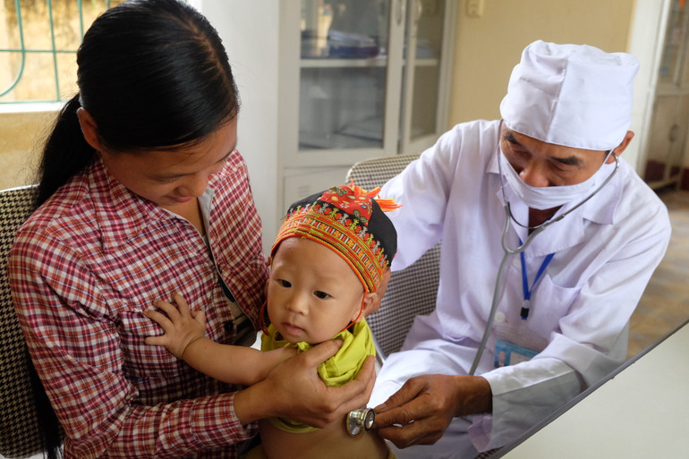 Trẻ em cần được chăm sóc và bảo vệ sức khỏe