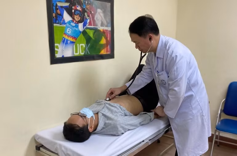 Người bệnh tăng huyết áp cần được điều trị và kiểm soát ở mức ổn định.