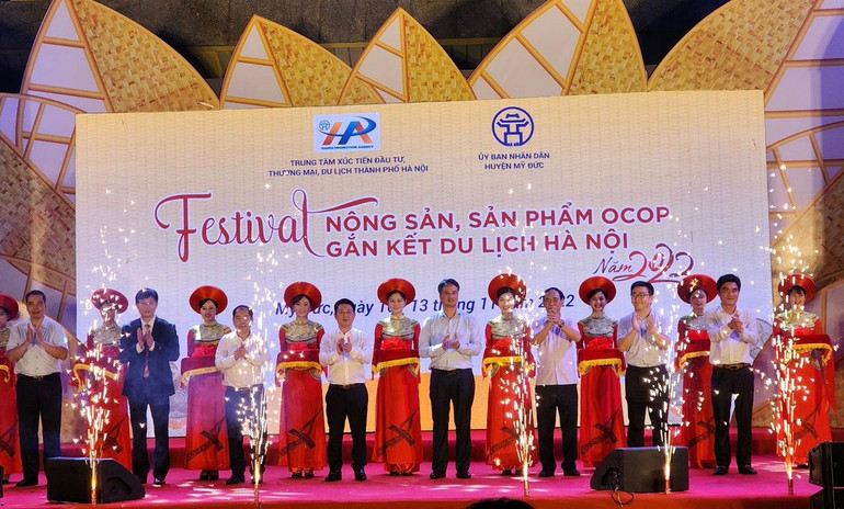 Lễ khai mạc "Festival Nông sản sản phẩm OCOP gắn kết du lịch Hà Nội năm 2022" do Trung tâm Xúc tiến đầu tư, thương mại, du lịch thành phố Hà Nội (HPA) phối hợp UBND huyện Mỹ Đức tổ chức