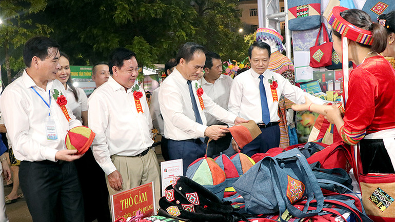 Trưng bày, giới thiệu sản phẩm du lịch, làng nghề Tuyên Quang năm 2025 sẽ có sự góp mặt của hơn 100 gian hàng của các tỉnh, thành phố trong cả nước.