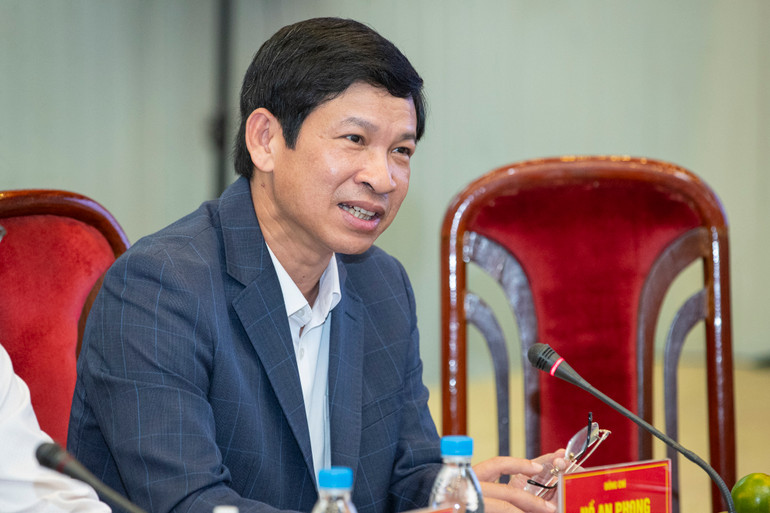 Thứ trưởng Bộ Văn hóa-Thể thao và Du lịch Hồ An Phong phát biểu tại tọa đàm.