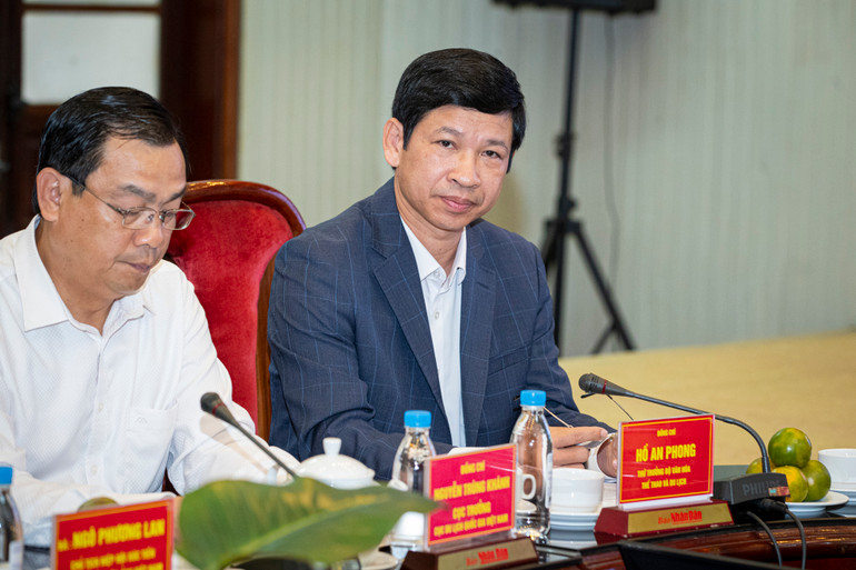 Thứ trưởng Văn hóa, Thể thao và Du lịch Hồ An Phong phát biểu tại tọa đàm.