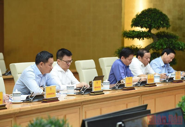 (Ảnh: TRẦN HẢI) Thủ tướng Phạm Minh Chính chủ trì họp ứng phó dịch Covid-19 -0