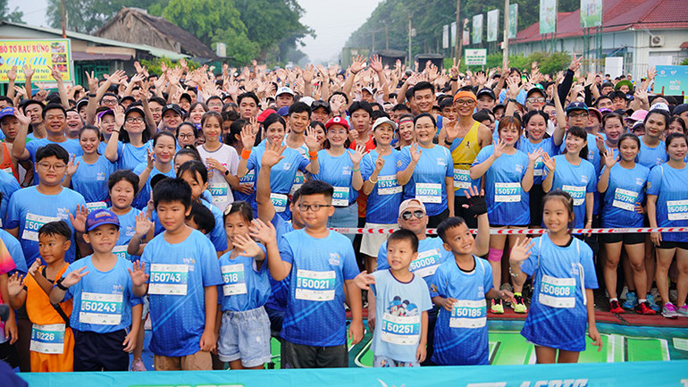 Giải chạy TTC AgriS Power Racing 2024 thu hút được sự tham gia của đông đảo các vận động viên chuyên nghiệp và phong trào từ mọi nhóm tuổi từ khắp mọi miền tổ quốc quy tụ Giải chạy TTC AgriS Power Racing 2024 thu hút được sự tham gia của đông đảo các vận động viên chuyên nghiệp và phong trào từ mọi nhóm tuổi từ khắp mọi miền tổ quốc quy tụ