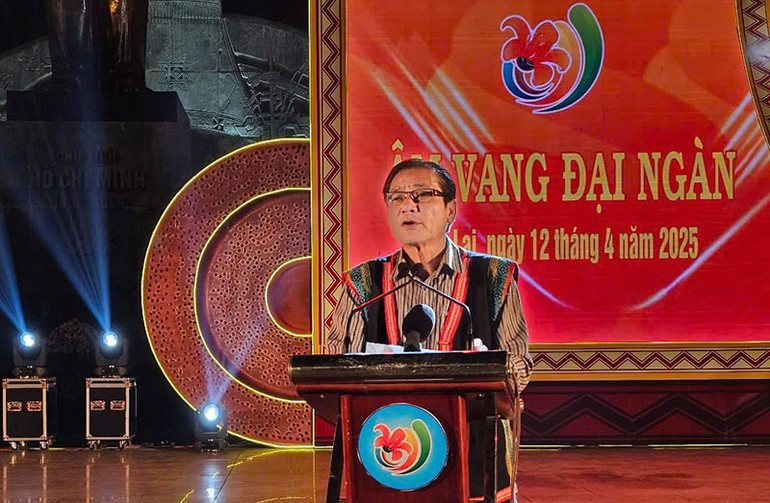 Giám đốc Sở Văn hóa, Thể thao và Du lịch Trần Ngọc Nhung phát biểu khai mạc.