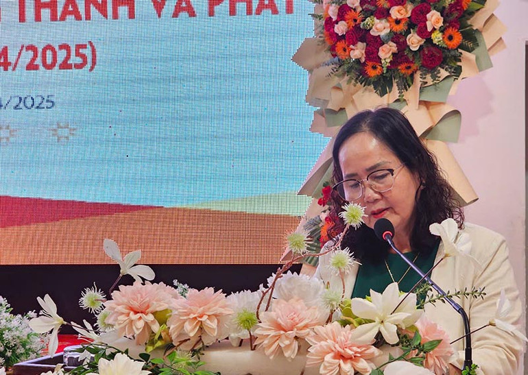 Đại biểu trình bày tham luận tại Tọa đàm.