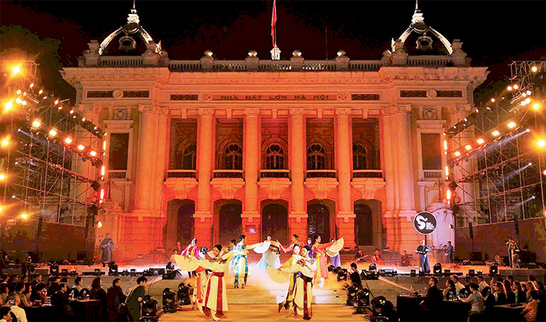 Lễ hội Thiết kế sáng tạo 2024 đã chứng minh Hà Nội là thành phố sáng tạo với nhiều cộng đồng sáng tạo trên nhiều lĩnh vực khác nhau. Ảnh: Huyền Thương