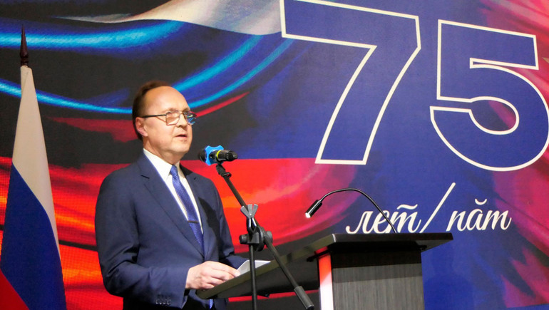 Đại sứ Liên bang Nga tại Việt Nam Gennady Bezdetko phát biểu tại lễ kỷ niệm