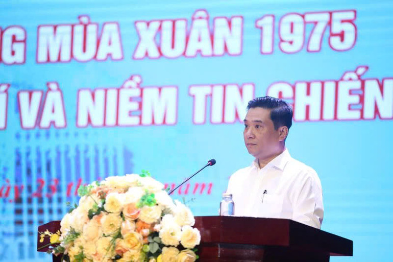 Phó Giám đốc Nhà xuất bản Chính trị quốc gia Sự thật Nguyễn Thái Bình phát biểu tại tọa đàm.