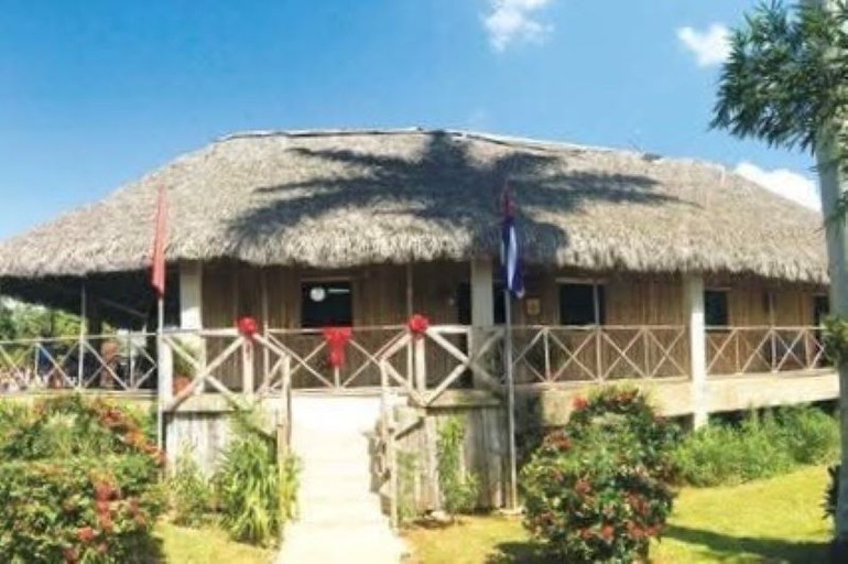 Trái tim của ngôi làng chính là Nhà Việt Nam, địa điểm sinh hoạt cộng đồng của cả khu định cư (Ảnh: Đại sứ quán Việt Nam tại Cuba) Trái tim của ngôi làng chính là Nhà Việt Nam, địa điểm sinh hoạt cộng đồng của cả khu định cư (Ảnh: Đại sứ quán Việt Nam tại Cuba)