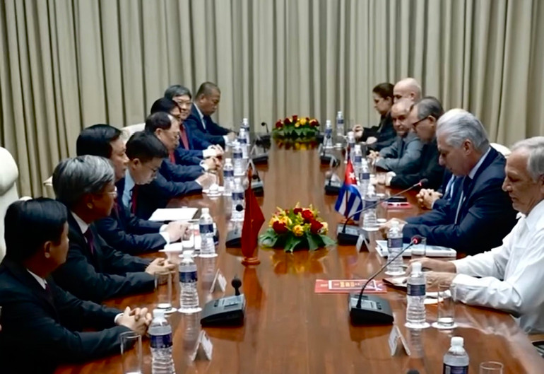 Toàn cảnh buổi làm việc. (Ảnh: Đại sứ quán Việt Nam tại Cuba)