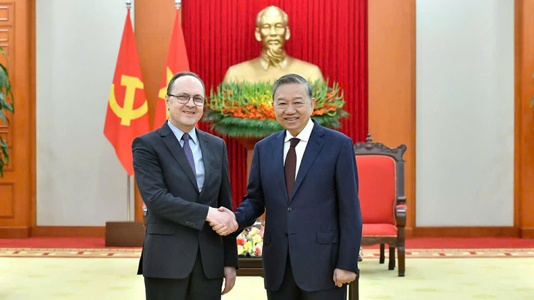 Tổng Bí thư Tô Lâm tiếp Đại sứ Liên bang Nga Giáo sư Bezdetko ngày 2/4 vừa qua. (Ảnh: ĐĂNG KHOA) Tổng Bí thư Tô Lâm tiếp Đại sứ Liên bang Nga Giáo sư Bezdetko ngày 2/4 vừa qua. (Ảnh: ĐĂNG KHOA)