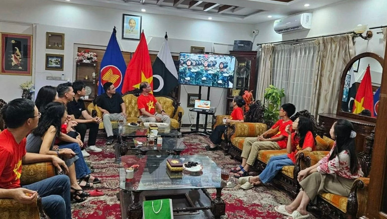 Đại sứ quán tổ chức chiếu phim tài liệu về ngày chiến thắng 30/4/1975 (Ảnh: Đại sứ quán Việt Nam tại Pakistan)