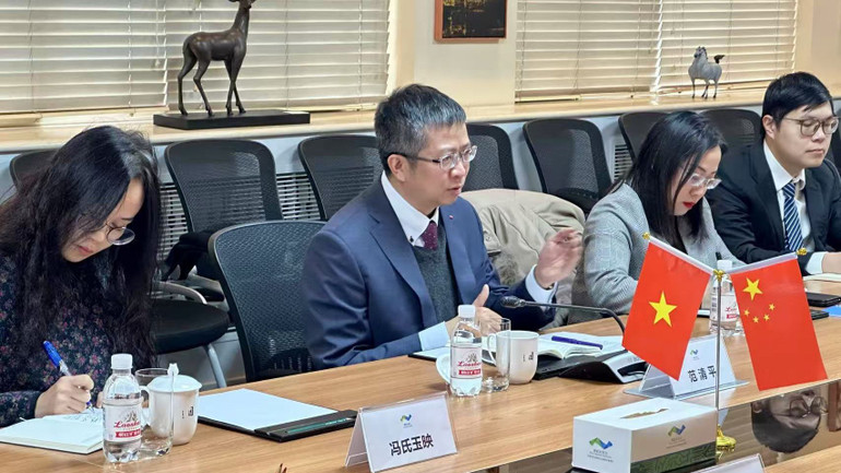 Đại sứ Việt Nam tại Trung Quốc Phạm Thanh Bình tại cuộc làm việc.