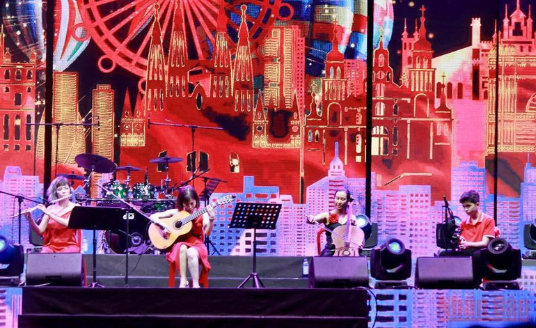 Tiết mục Song of birds (Mash up Trio Guitar – Flute – Cello) - Nhóm España te quiero. Ấn tượng đêm Gala