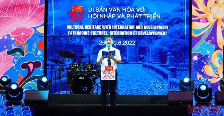 Phó Chủ tịch UBND tỉnh, Trưởng Ban Tổ chức Festival Huế 2022 Nguyễn Thanh Bình phát biểu tại đêm gala. Ấn tượng đêm Gala