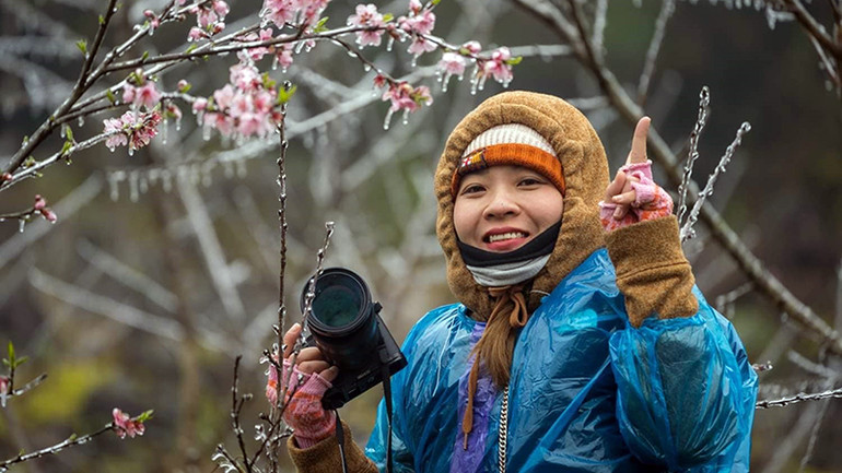 Khánh Phan săn ảnh vẻ đẹp mùa đông ở miền núi phía bắc. (Ảnh Nhân vật cung cấp)