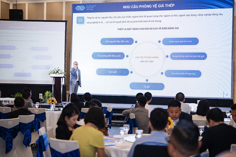 Ông Dương Đức Quang, Phó Tổng giám đốc MXV chia sẻ tại Hội nghị