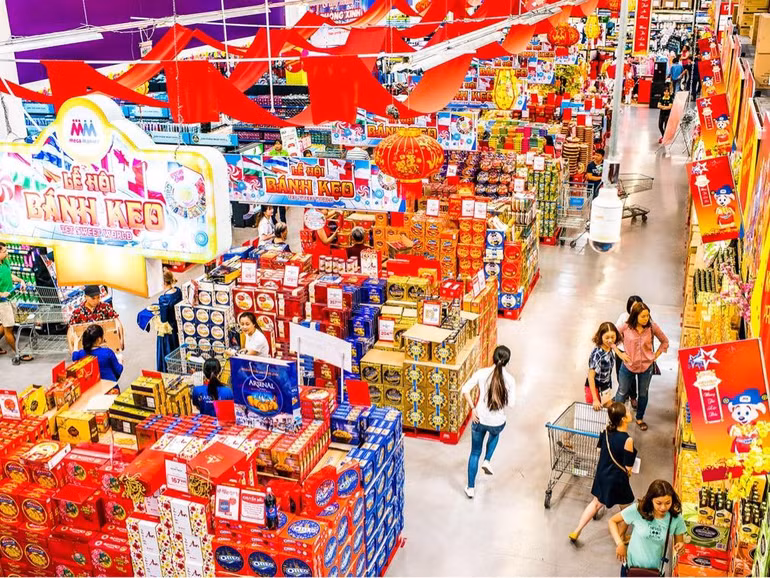 Ngành FMCG là một trong những ngành chịu ảnh hưởng mạnh bởi sự thiếu hụt đường. Ảnh minh họa