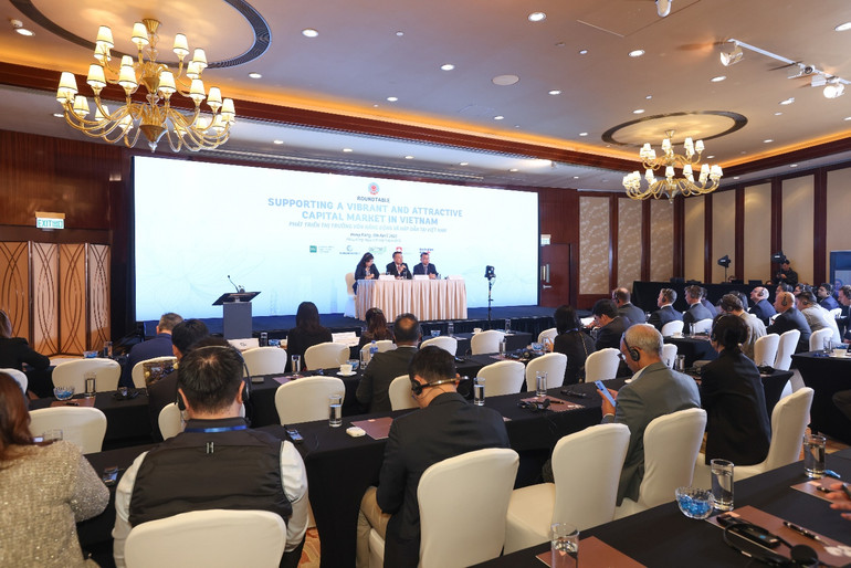 Quang cảnh hội nghị