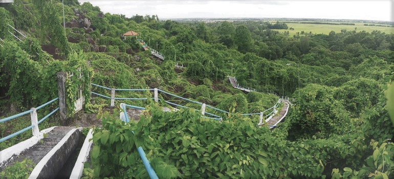 “Mê cung” giữa non ngàn