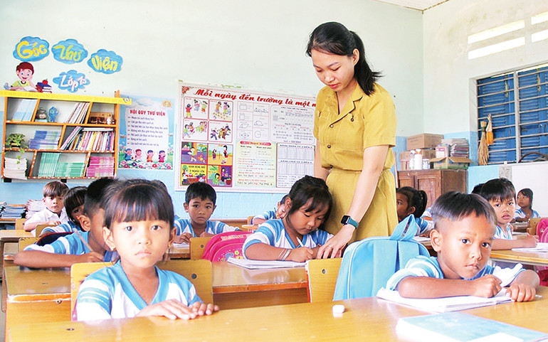 Tiết học tiếng Việt của học sinh Trường tiểu học Cam Phước Đông 1 (TP Cam Ranh, tỉnh Khánh Hòa). (Ảnh THANH PHONG)