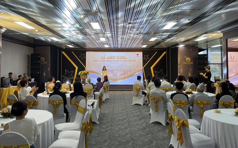 Lễ bàn giao Giấy chứng nhận quyền sở hữu căn hộ tại Hinode City