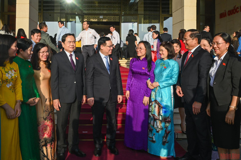 Chủ tịch Quốc hội Vương Đình Huệ gặp mặt Nhóm đại biểu Quốc hội trẻ khoá XV -0