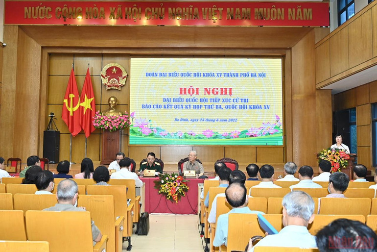 Quang cảnh buổi tiếp xúc cử tri sau kỳ họp thứ 3, Quốc hội khóa XV. bnd_5294-01.jpeg -3