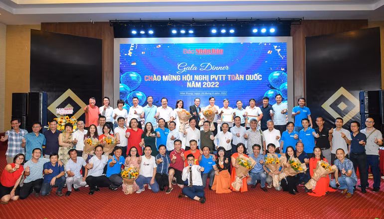  Cuộc thi Giọng hát hay phóng viên thường trú Báo Nhân Dân lần thứ Nhất. -0