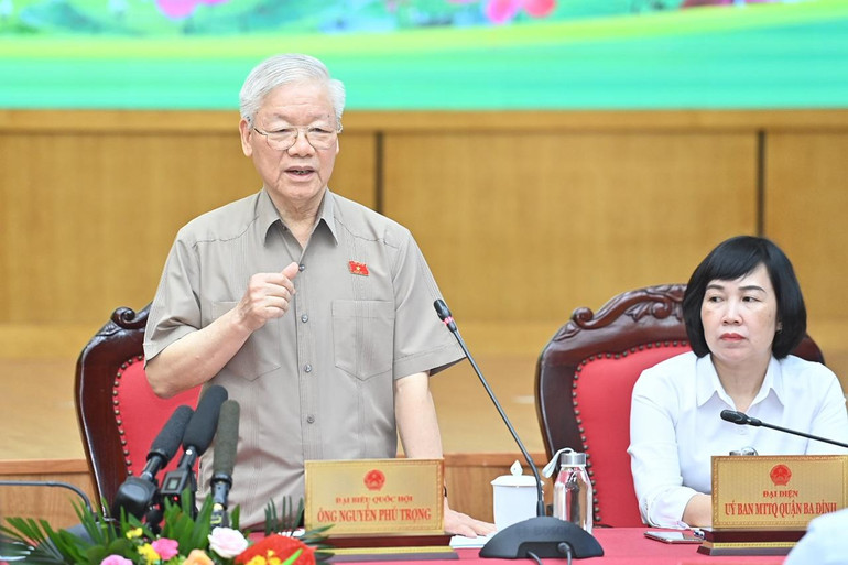 Tổng Bí thư Nguyễn Phú Trọng phát biểu tại buổi tiếp xúc cử tri đơn vị bầu cử số 1, Thành phố Hà Nội. Hình ảnh Tổng Bí thư Nguyễn Phú Trọng tiếp xúc cử tri sau kỳ họp Quốc hội -0
