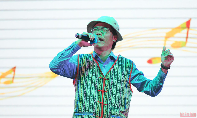  Cuộc thi Giọng hát hay phóng viên thường trú Báo Nhân Dân lần thứ Nhất. -0