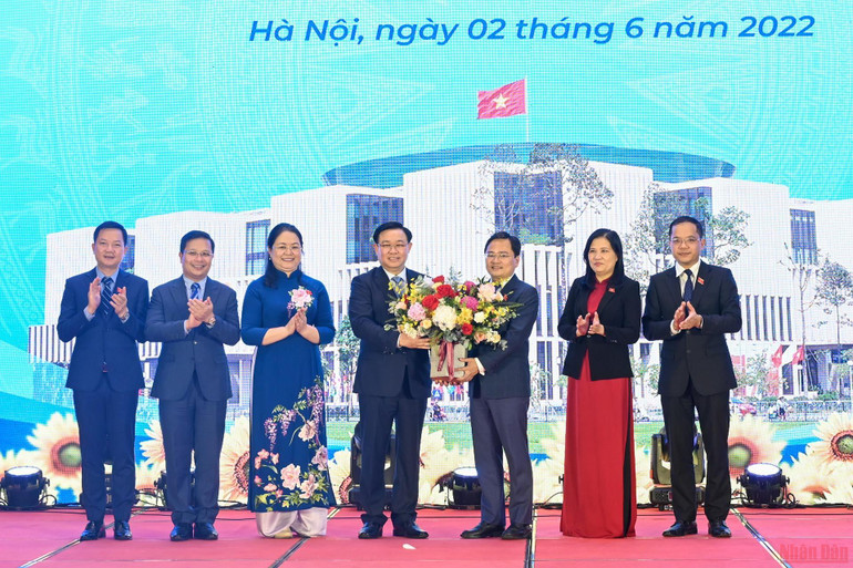 Chủ tịch Quốc hội Vương Đình Huệ gặp mặt Nhóm đại biểu Quốc hội trẻ khoá XV -0