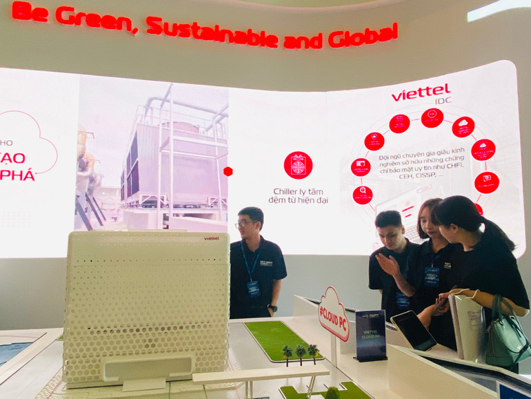 Gian hàng của Viettel IDC trưng bày mô hình Trung tâm dữ liệu Hòa Lạc.