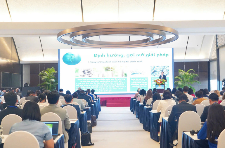 Diễn đàn thu hút hơn 300 đại biểu trong nước và quốc tế.